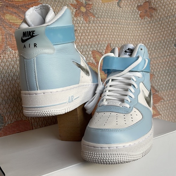 Nike WMNS Air Force 1 Mid CASTOM NIKE
BY CIERRA
WMNS sneakers - Platforms - Picture 10 of 16